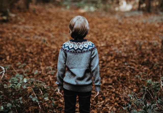 enfant introverti faire des amis